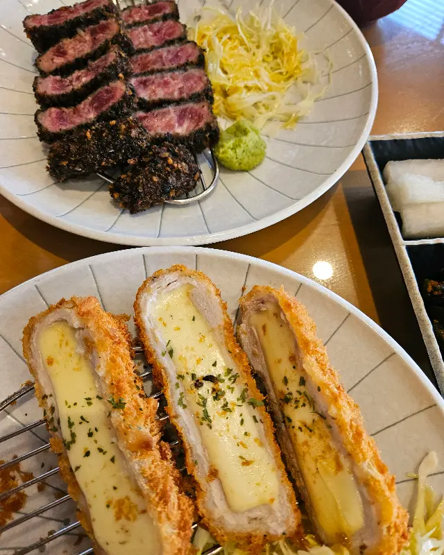 치즈 돈카츠의 황홀한 비주얼