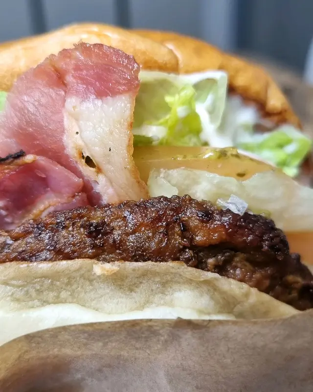 살사베르데 버거의 단면