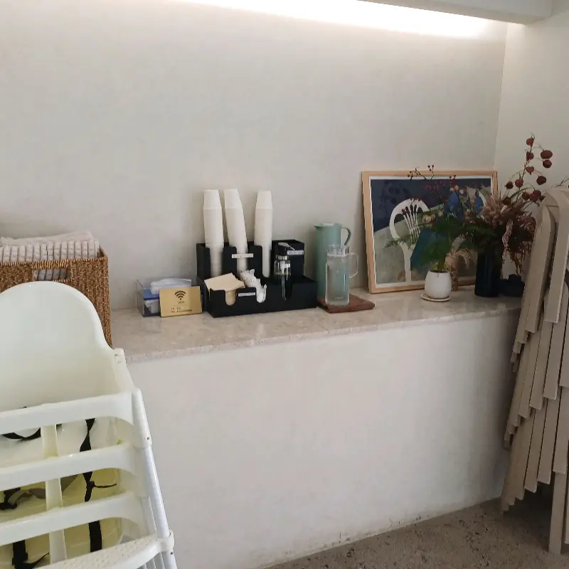 온안 카페 내부 인테리어