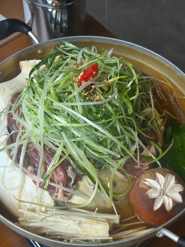 갈빗대가 듬뿍 들어간 갈비탕