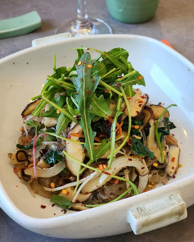 정갈하게 담겨 나온 후식