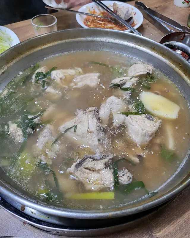 닭한마리 닭고기