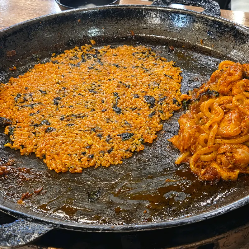 볶음밥 완성된 모습