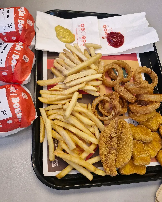 다양한 사이드 메뉴와 햄버거