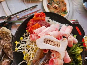 돌산대교 뷰에 취하고 맛에 감탄하는, 여수 낭만포차에서 발견한 삼합 맛집