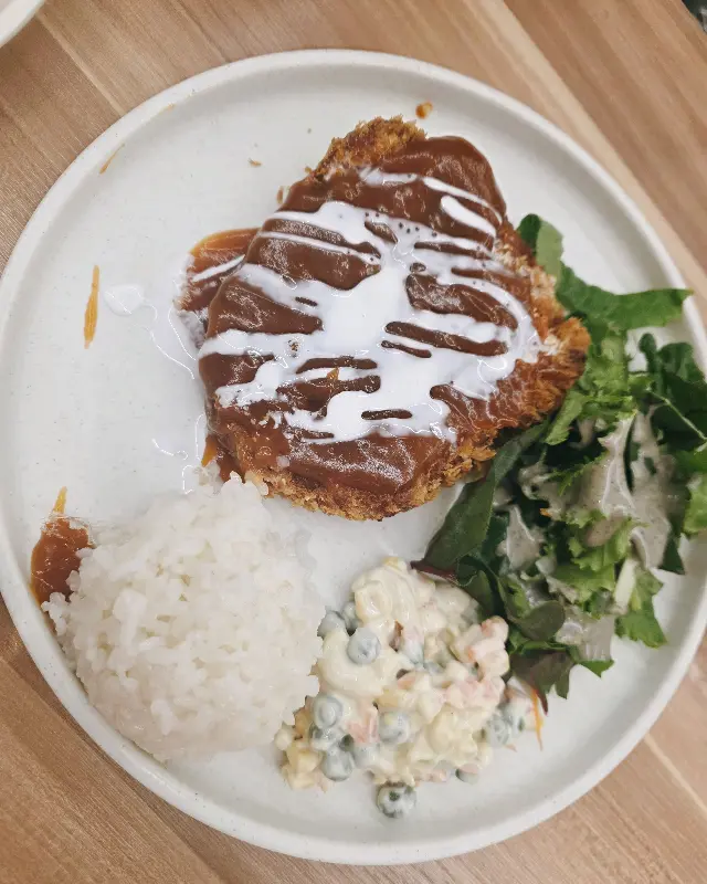 돈까스 한 접시