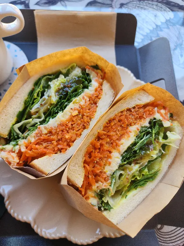 먹음직스러운 샌드위치 단독 샷