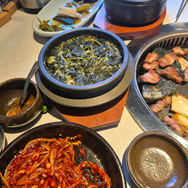 돌솥밥과 된장찌개