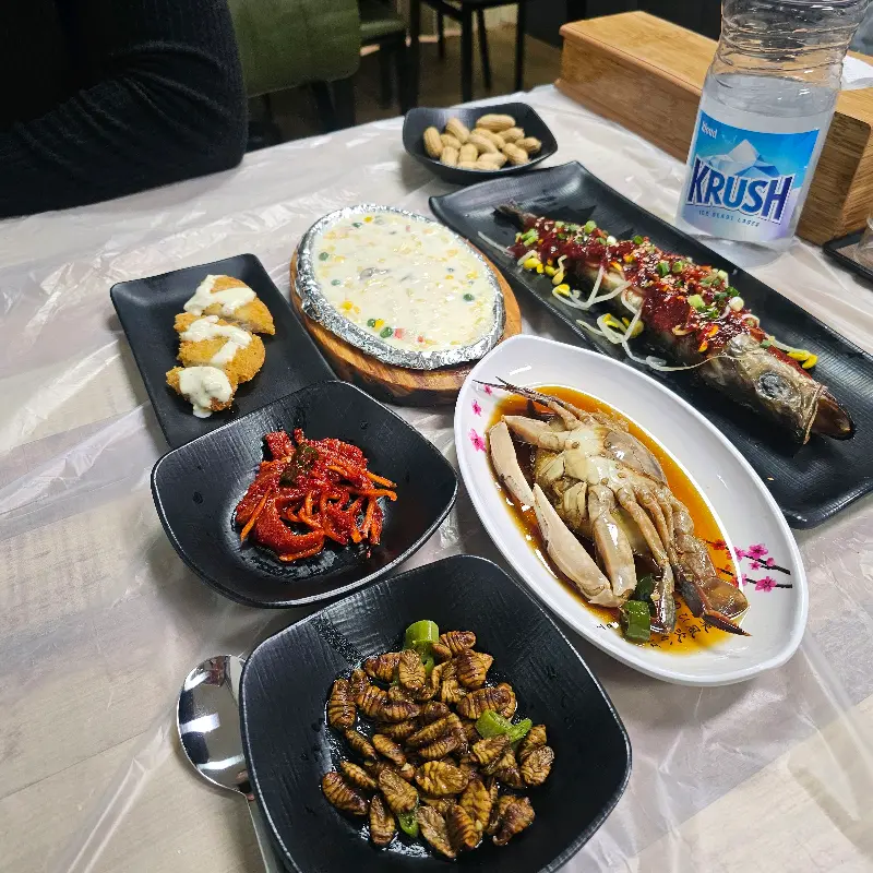 푸짐한 스끼다시 한상