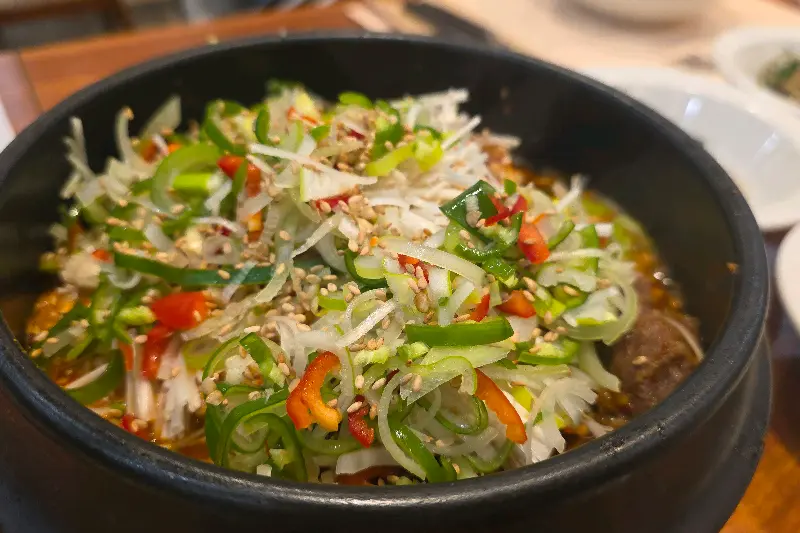 뚝배기에 담겨 나온 소갈비찜