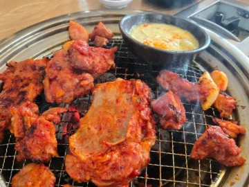 가평의 숨겨진 맛집, 금강산 숯불닭갈비에서 만나는 풍미 가득한 지역 여행
