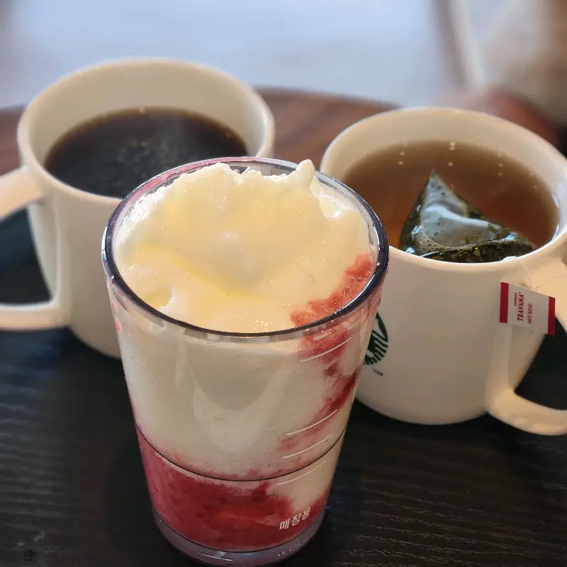 딸기라떼와 아메리카노