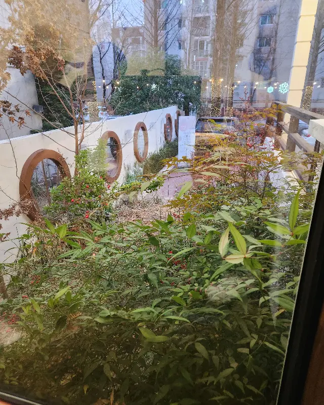올바릇식당 창밖 풍경