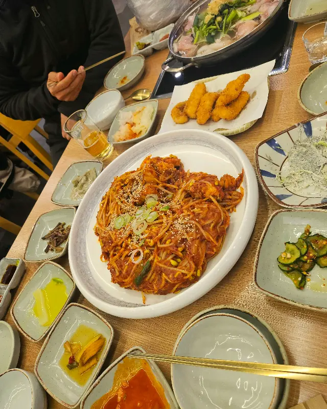 아구불고기 양념에 볶아낸 볶음밥의 모습