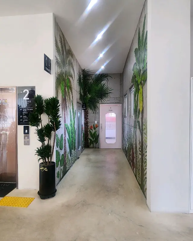 카페 내부 복도