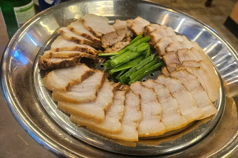 입안에서 살살 녹는 수육