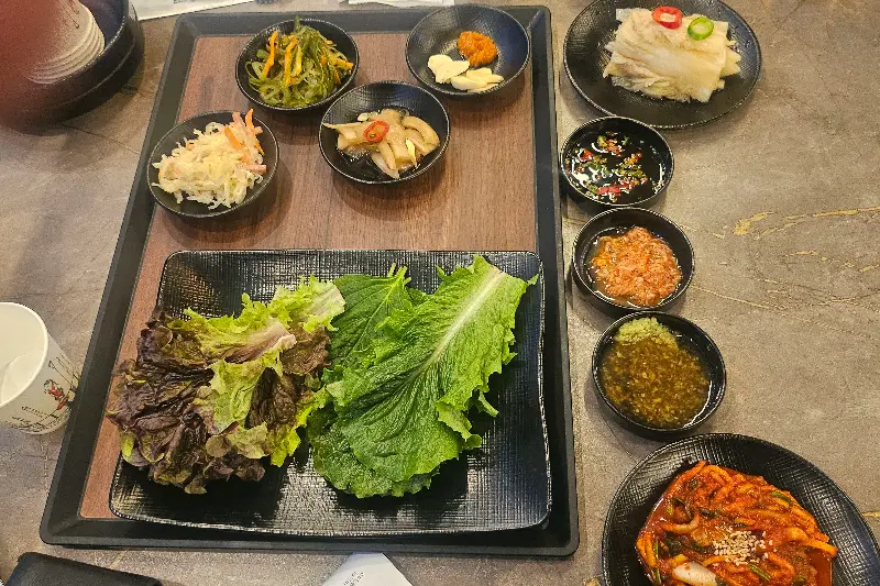 정갈하고 푸짐한 밑반찬