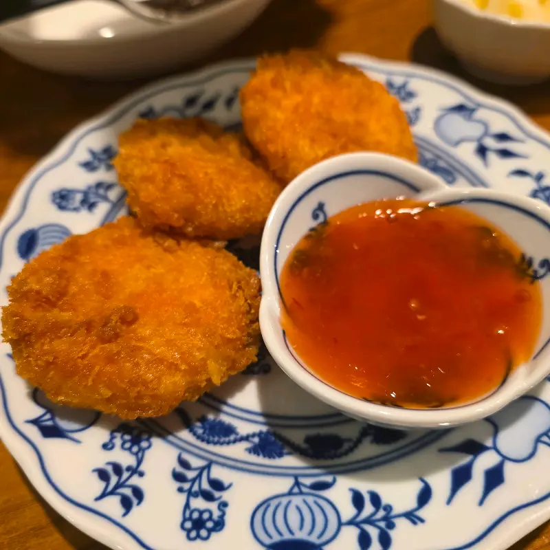 바삭함이 눈으로도 느껴지는 텃만꿍