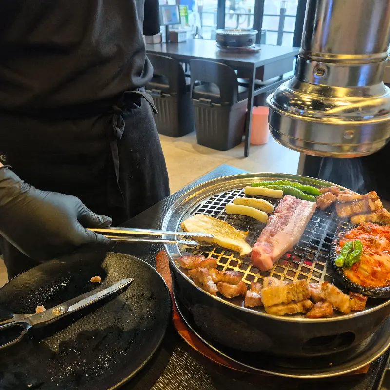 깔끔한 매장 내부