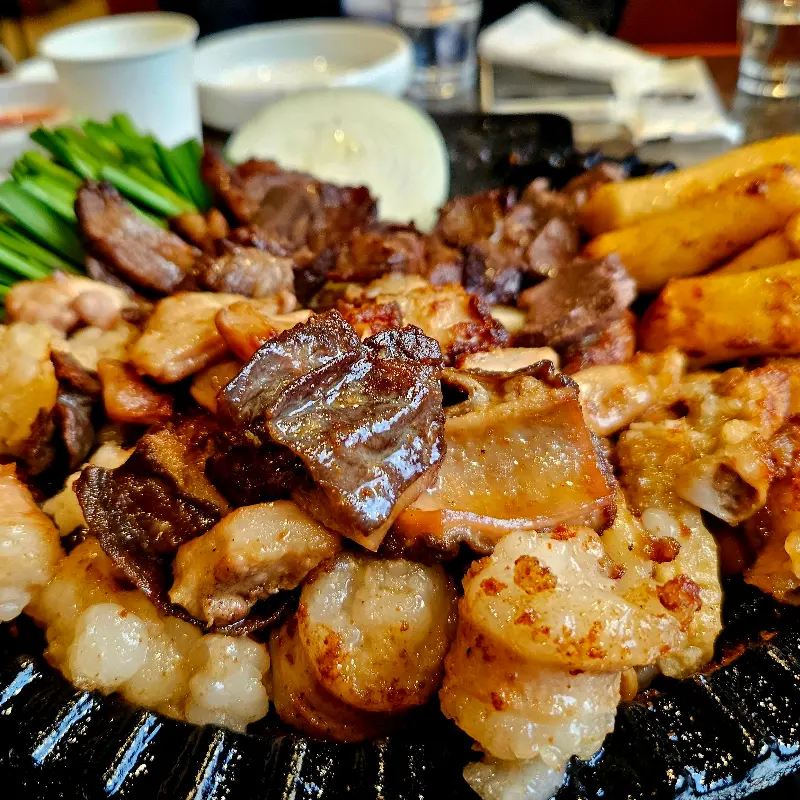 노릇노릇 구워진 곱창