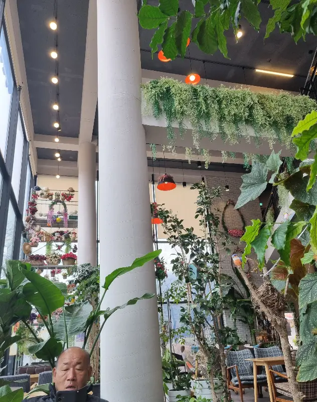 카페 내부 인테리어