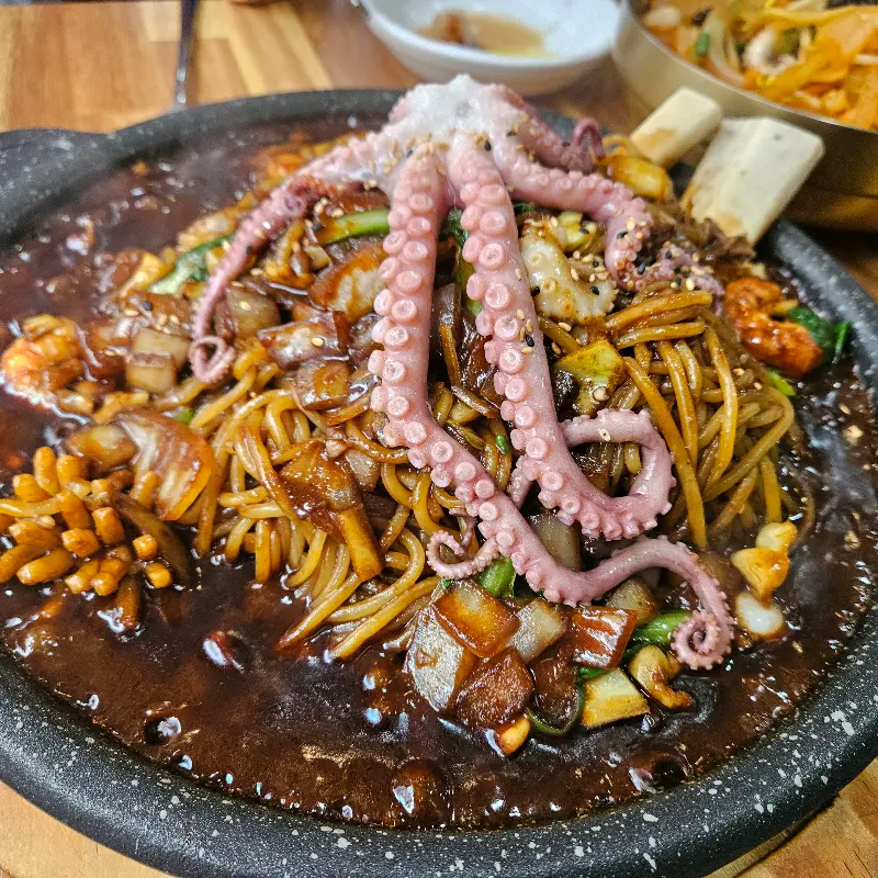 왕갈비 해물 돌판 짜장 비주얼