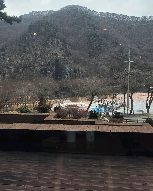 카페에서 보이는 담양호