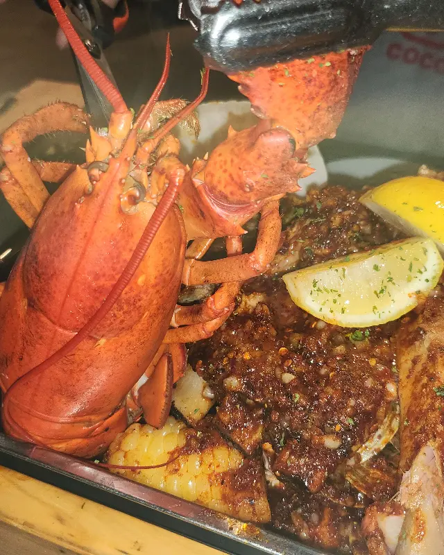 큼지막한 랍스터 집게발