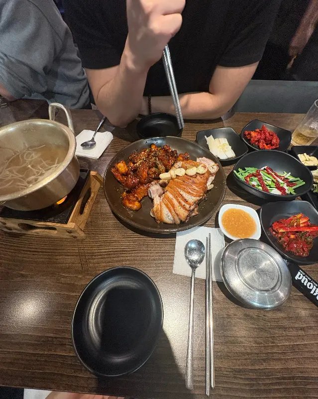 풍성한 족발 한 상