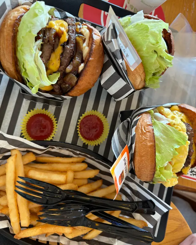 버거와 감자튀김, 케첩