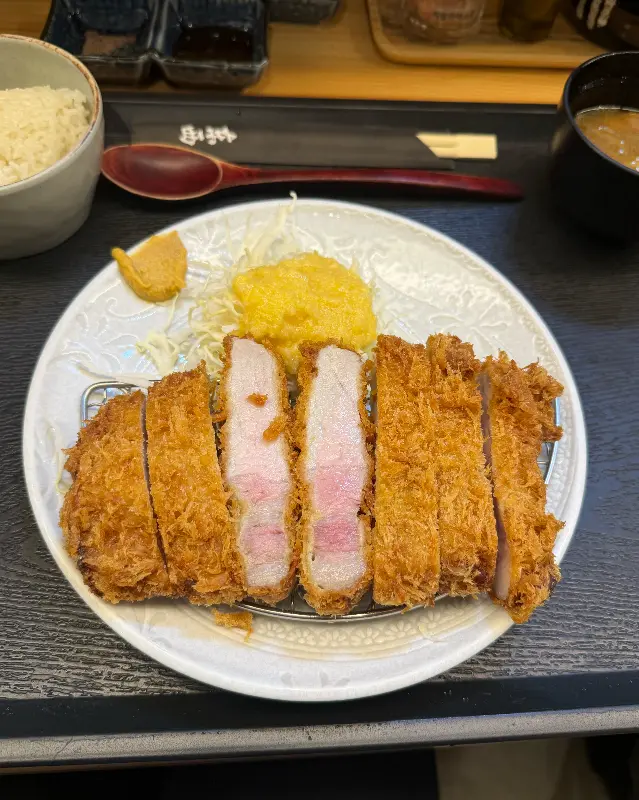 흑심 로스카츠 정식