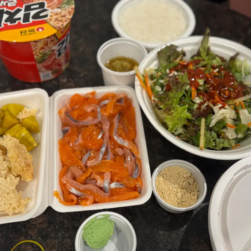 돌섬횟집 포장 구성