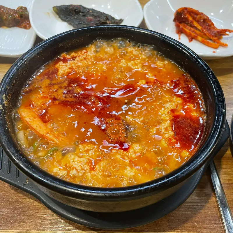 해물 순두부 찌개의 모습
