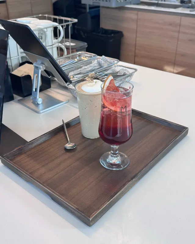 카페 내부 좌석 모습