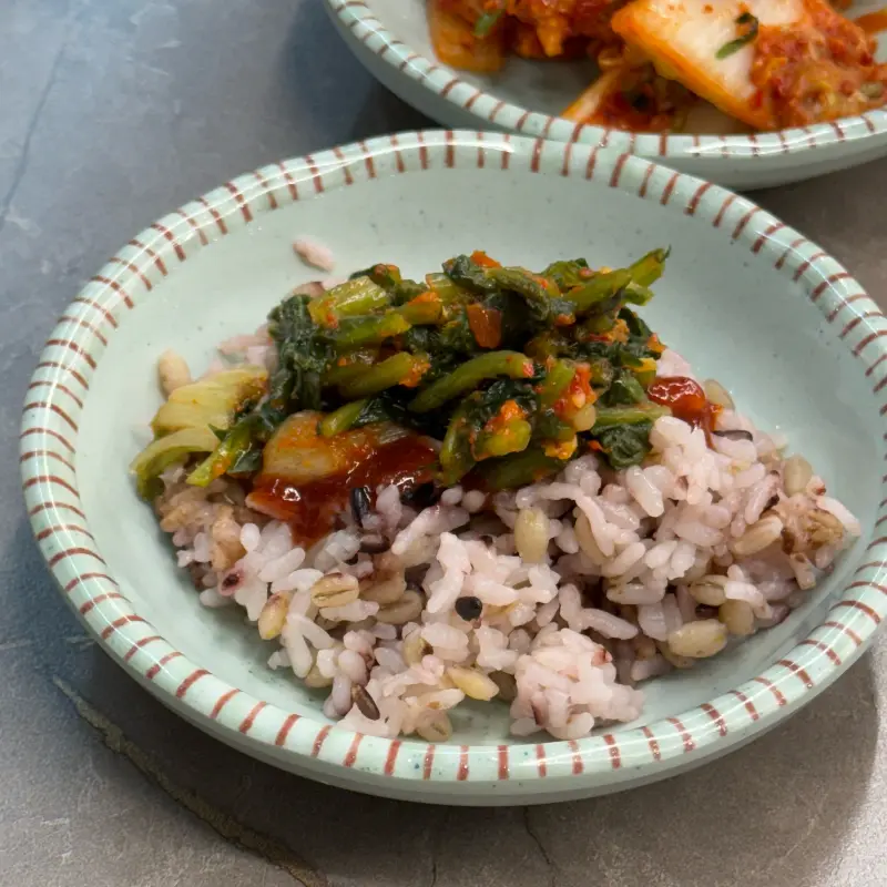 보리밥과 열무김치