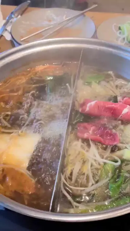 얼큰하고 시원한 샤브샤브 육수