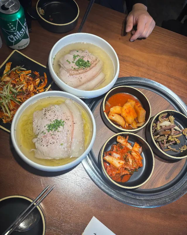 푸짐한 한상 차림