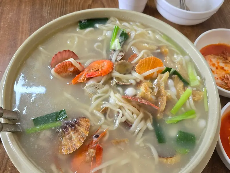 황태해물칼국수