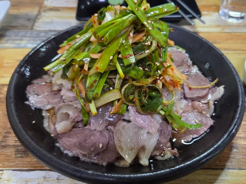 스지 수육과 야채의 조화