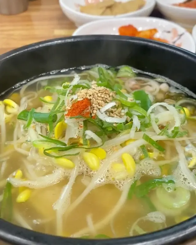 보기만 해도 속이 확 풀리는 콩나물 국밥