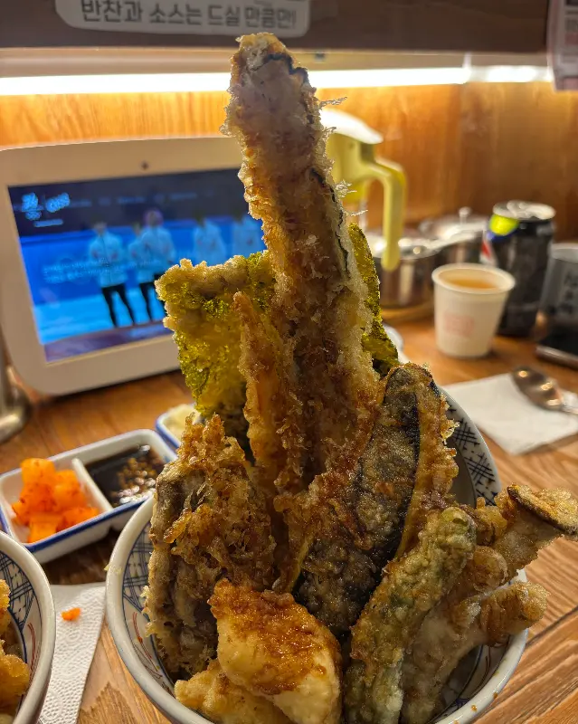 따뜻한 분위기의 오히루텐 내부