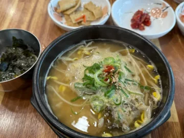 비토섬 나들이객 필견! 사천 할매콩나물국밥, 진짜 레전드 맛집 발견!