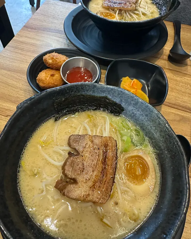 돈코츠 라멘과 고로케