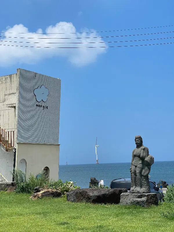 카페 외부 전경