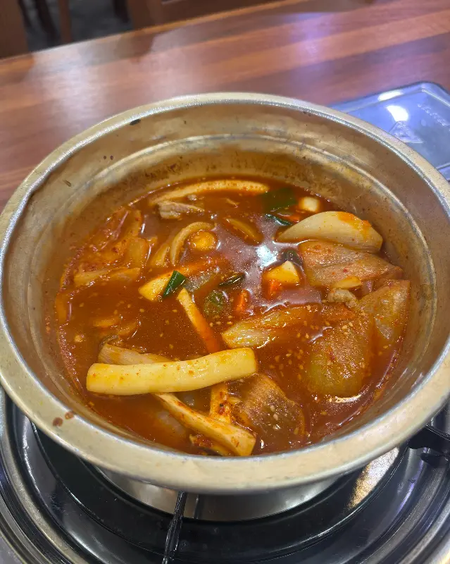 넉넉한 인심이 느껴지는 양푼 등갈비찜