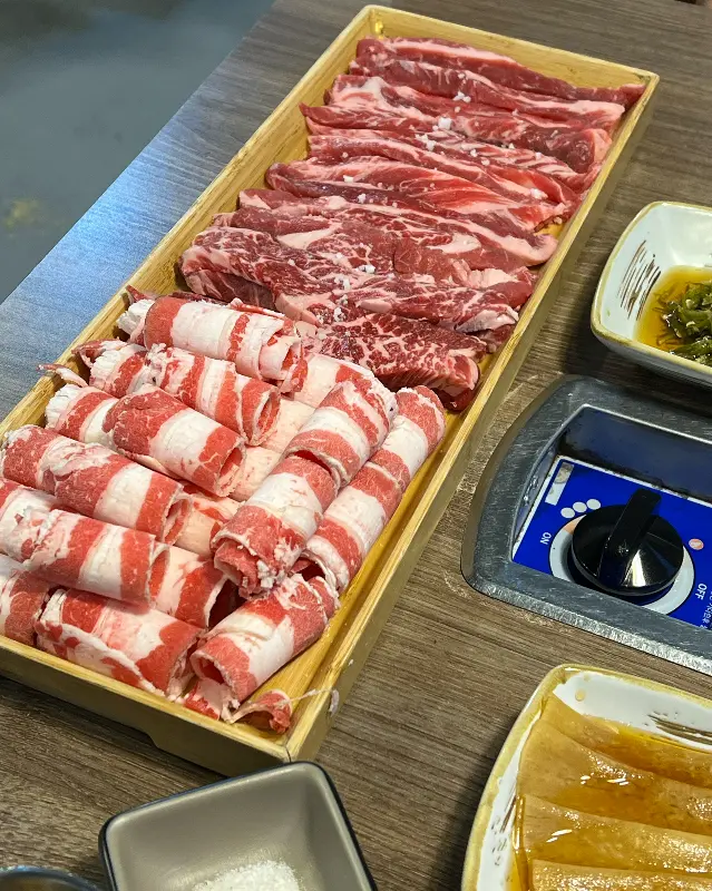 다양한 부위가 담겨 나온 '큰 소 한마리'