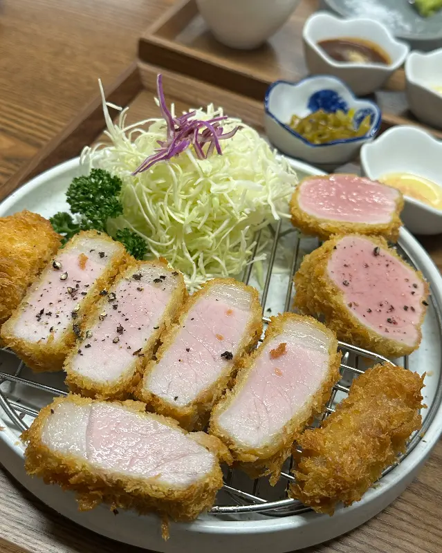 육즙 가득한 안심 돈카츠 단면