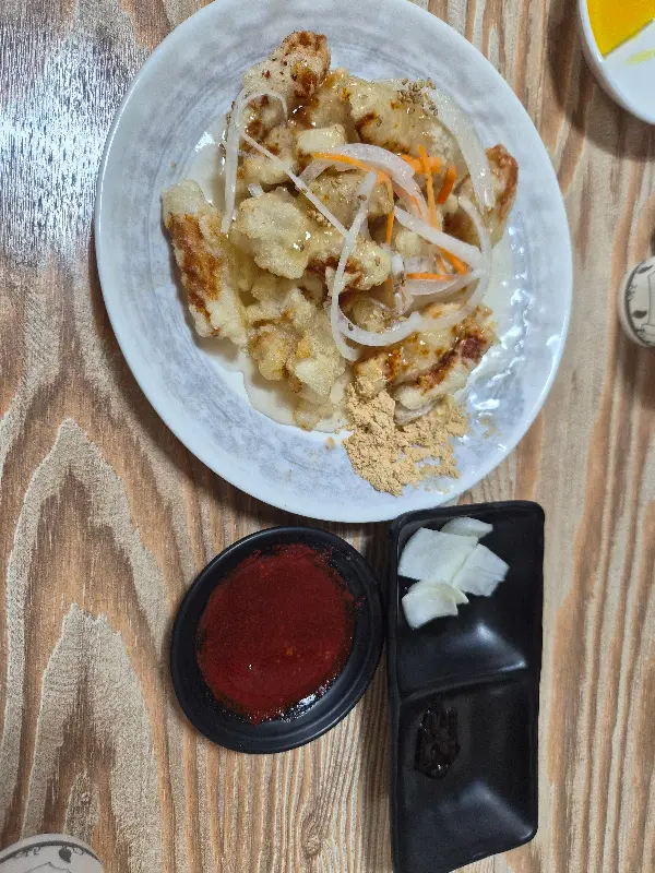 찹쌀 탕수육과 단무지