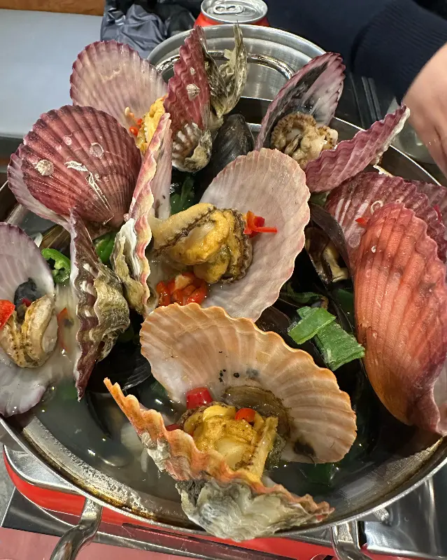 푸짐한 해산물 탕