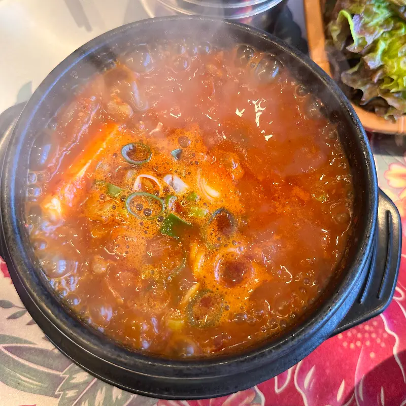 얼큰한 김치찌개